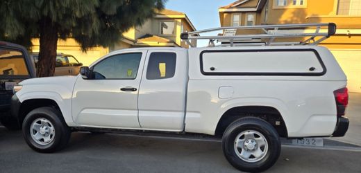 2019 Toyota Camper Shell & Rack