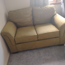 Cherie Loveseat