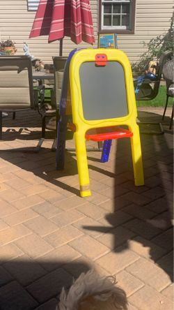 Kids art easel