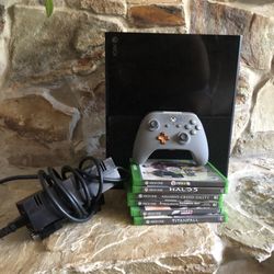 Xbox Console + 6 Games + Controller