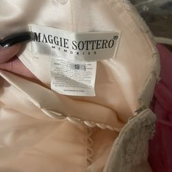 Maggie Sottero Wedding Dress