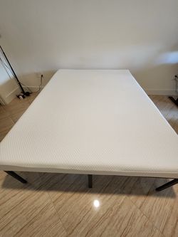 Queen size bed set