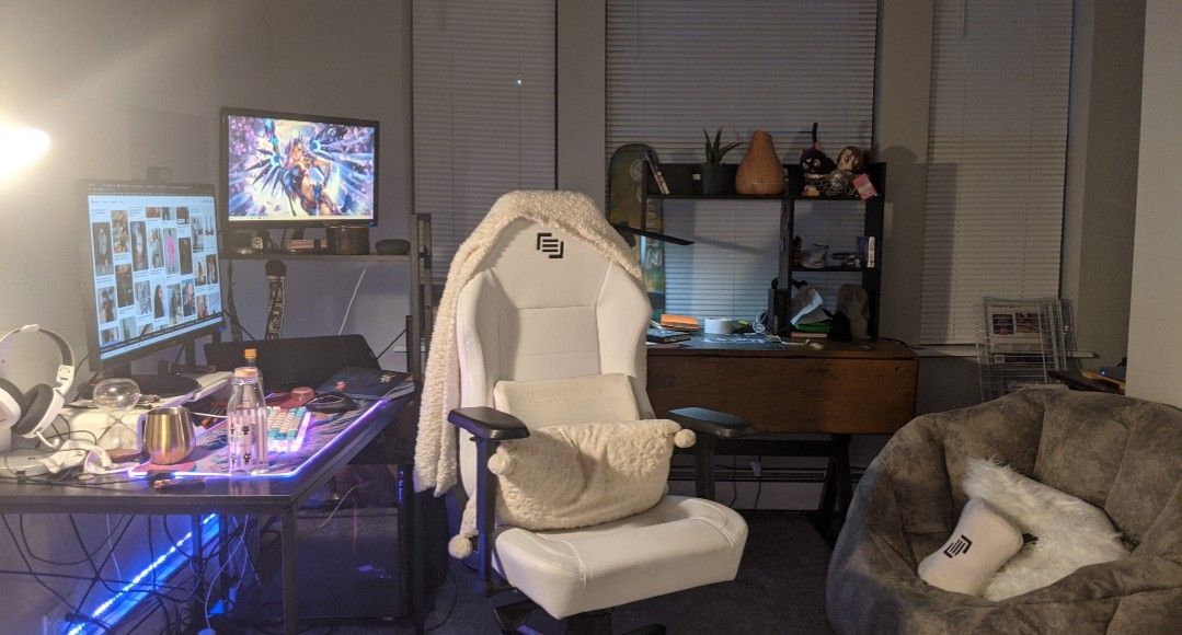 MainGear Gaming Chair