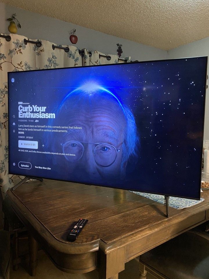 75 inch 4k Smart TV - With Wall Mount 