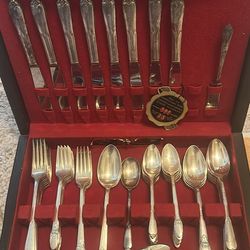 Forks and spoons set Rogers silverware international silver vintage