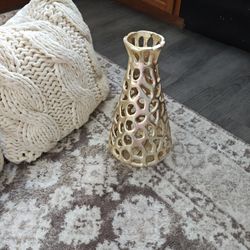 Gorgeous Metallic Gold Decorative Vase Beautiful Centerpiece To Your Dining Table Bra D New With Tags 20 Bucks 