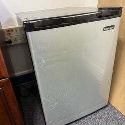 Mini Frig & Freezer