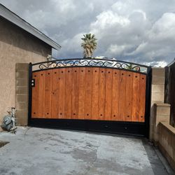 Wood Style Driveway Iron Gates