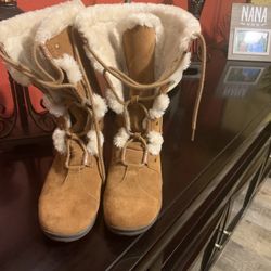White Mountain Fur Boots 