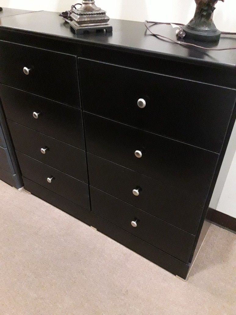 NEW 8 DRAWER DRESSER WITH RAILS