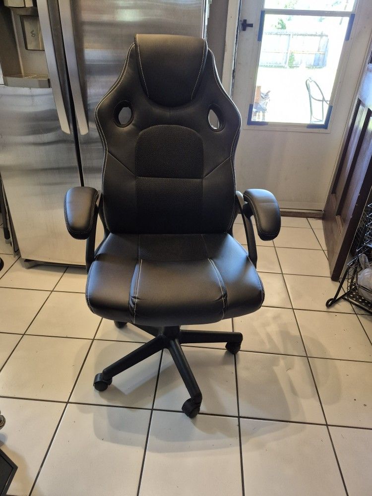 Nice Used Excellent Condition Black Office Chair. 