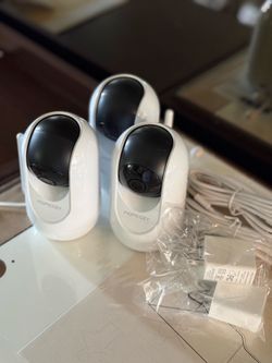 3x Momcozy Cameras