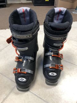 Nordic ski boots