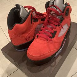 Jordan 5 Raging bulls size 9.5