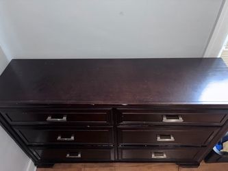 Dark Wood 6-Drawer Dresser