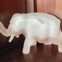 Tiara Frosted Pink Glass Elephant Lidded Box