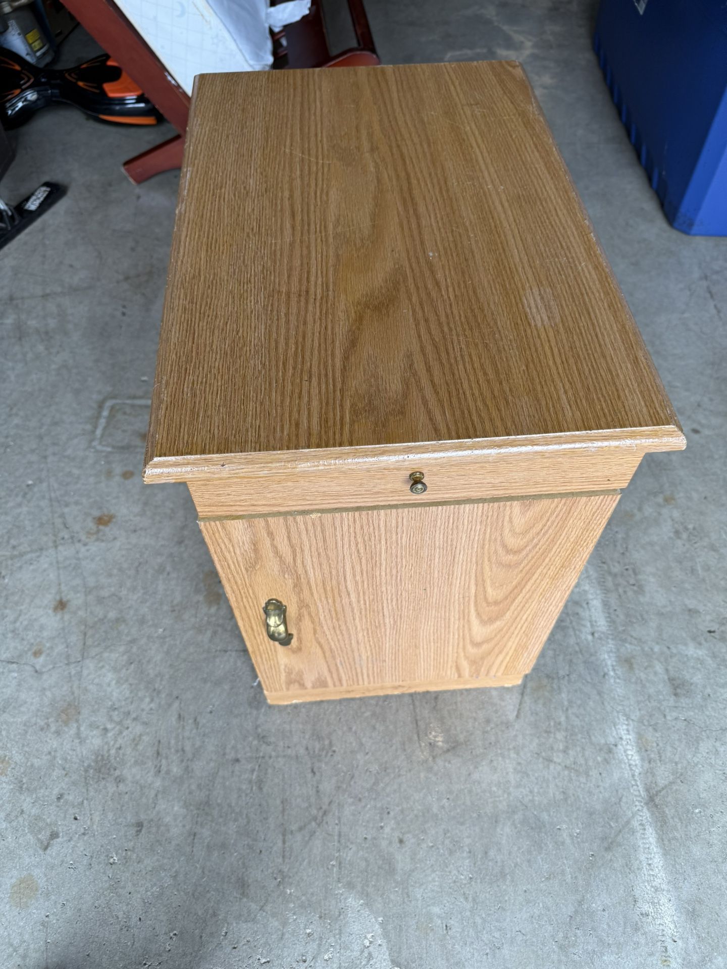 Nightstand / Table