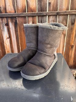 Bailey bow uggs size 6 women