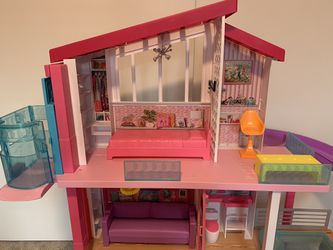 NEW Barbie Dreamhouse Adventures Dollhouse with Bunk Beds and Pool
