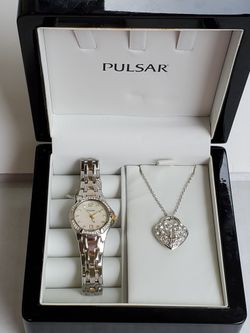 Swarovski crystal mother of Pearl womens watch and necklase giftset