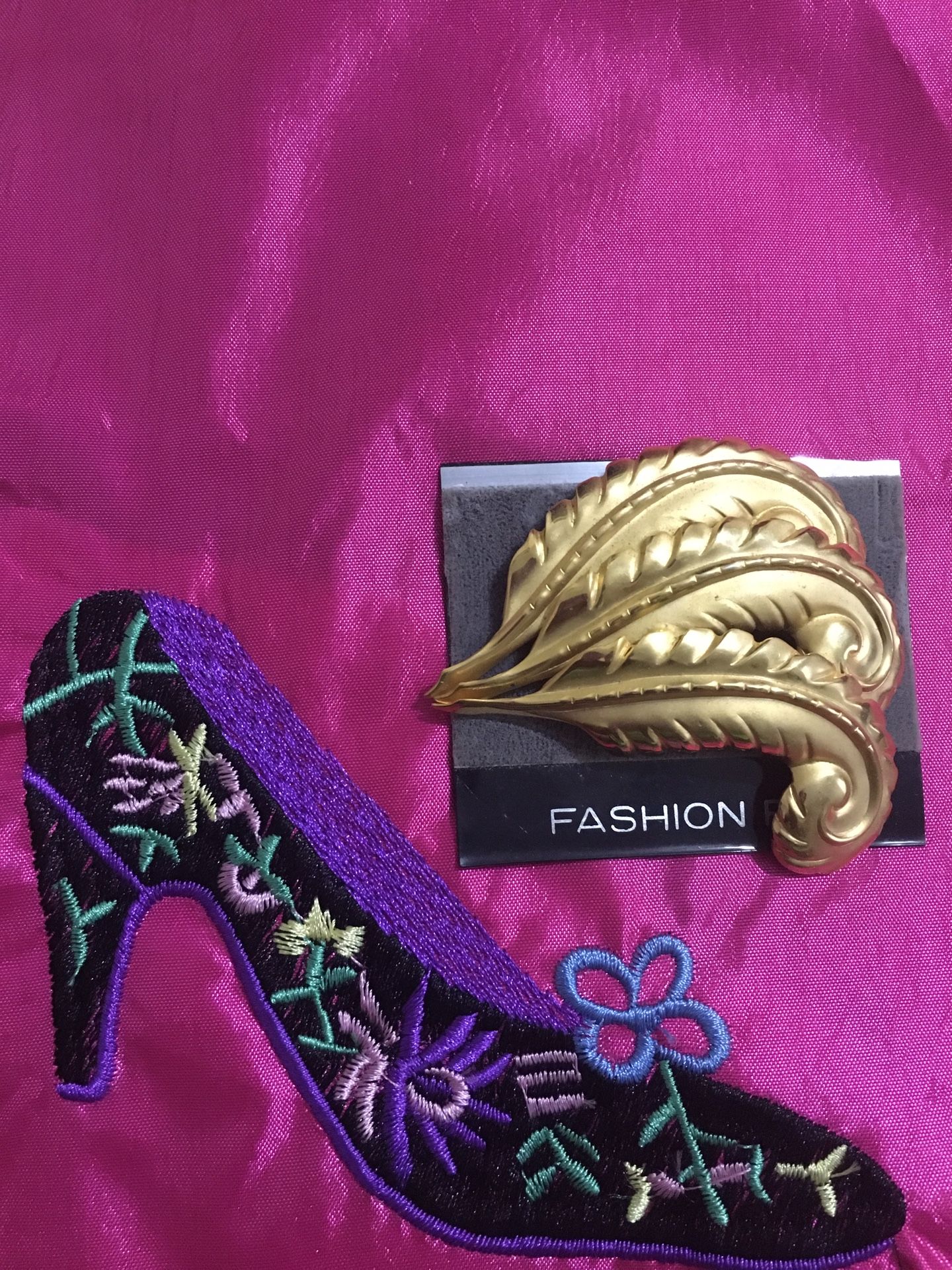 Vintage Swirled Plume Quill Feathers Brooch