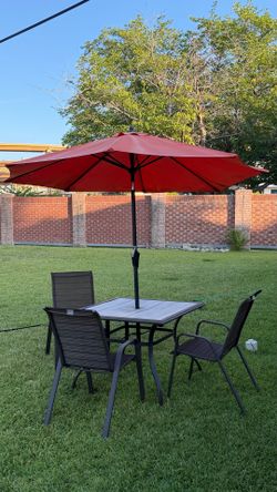 Outdoor patio table set for sale in good condition.
