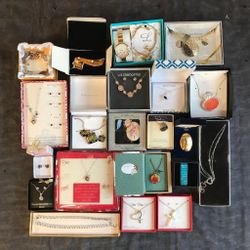 NIB 21 Pcs Boxed Jewelry Lot - Returns? - Necklace Earrings Bracelet