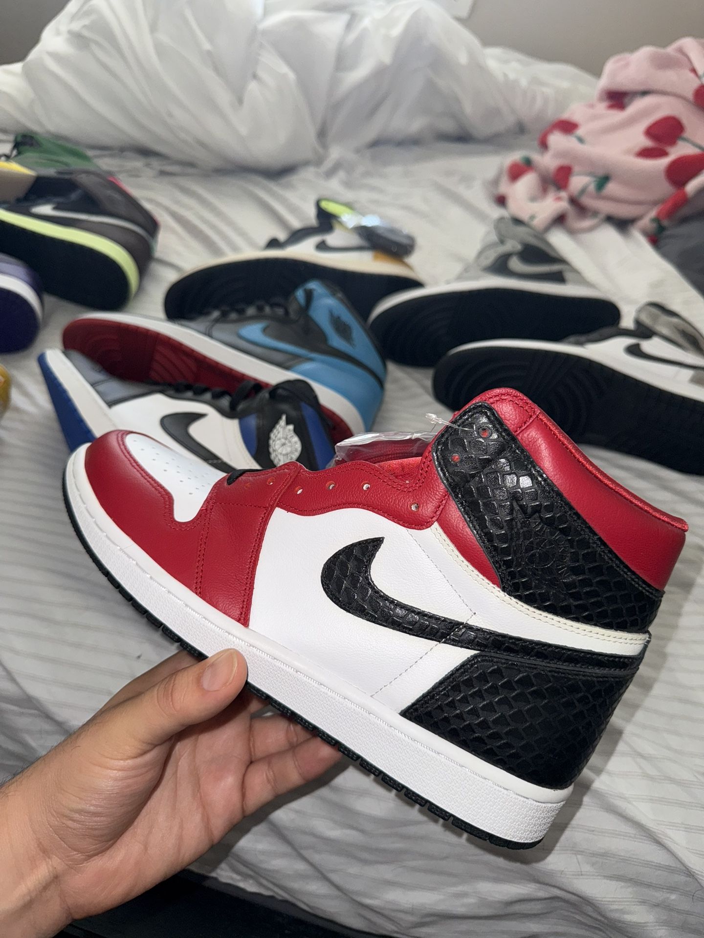 Air Jordan Retro 1 “ snake skin ” 