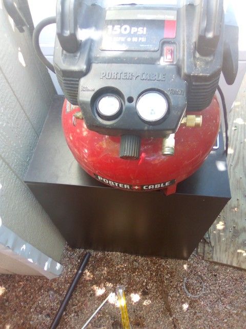 PORTER CABLE 3 GALLON 150 PSI MAINTENANCE FREE AIR COMPRESSOR 