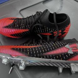 *NEW* Women’s Under Armour Soccer Cleat Size 7