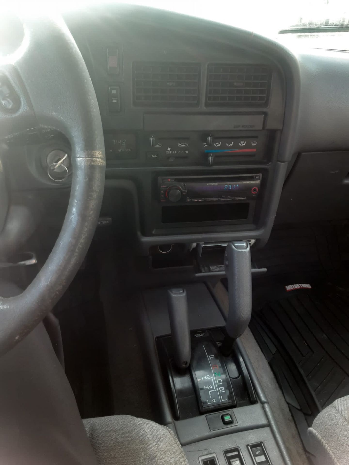 93 Toyota 4Runner 4x4 Título Limpio Placas Al Día Motor Transmisión Bien $3400 Obo