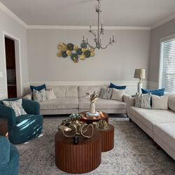 Elegant Complete Living Room Set – Sofas, Chairs, Tables & Decor