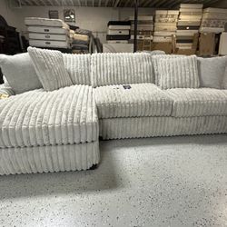 New Sectional 🚚 We Can Deliver🚚