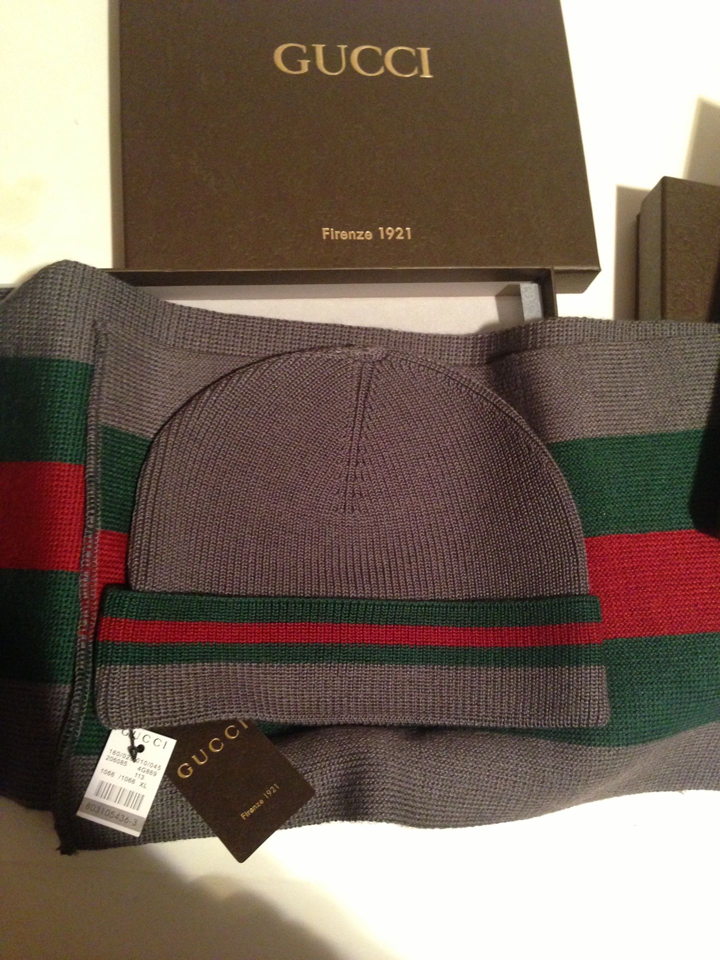 Gucci Gray Hat & Scarf Set