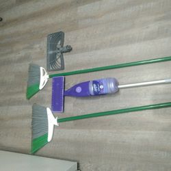 Swiffer an new bottle of juice