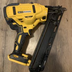 Dewalt 20v 15 Ga Nail Gun