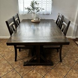 wooden table 