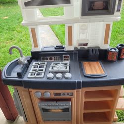 Little Tikes Kitchen & Grill