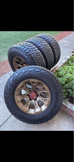 TRD pro Rines nuevos 265/70/17 tires