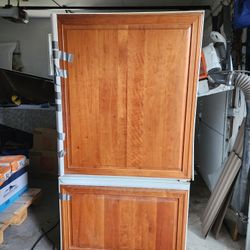 FREE. YES IT WORKS!. I believe if we had the Floor Was Leveled right The Doors Would Stay Close