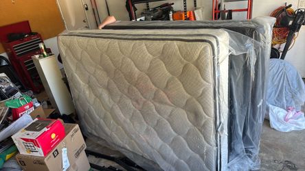 Full size mattress