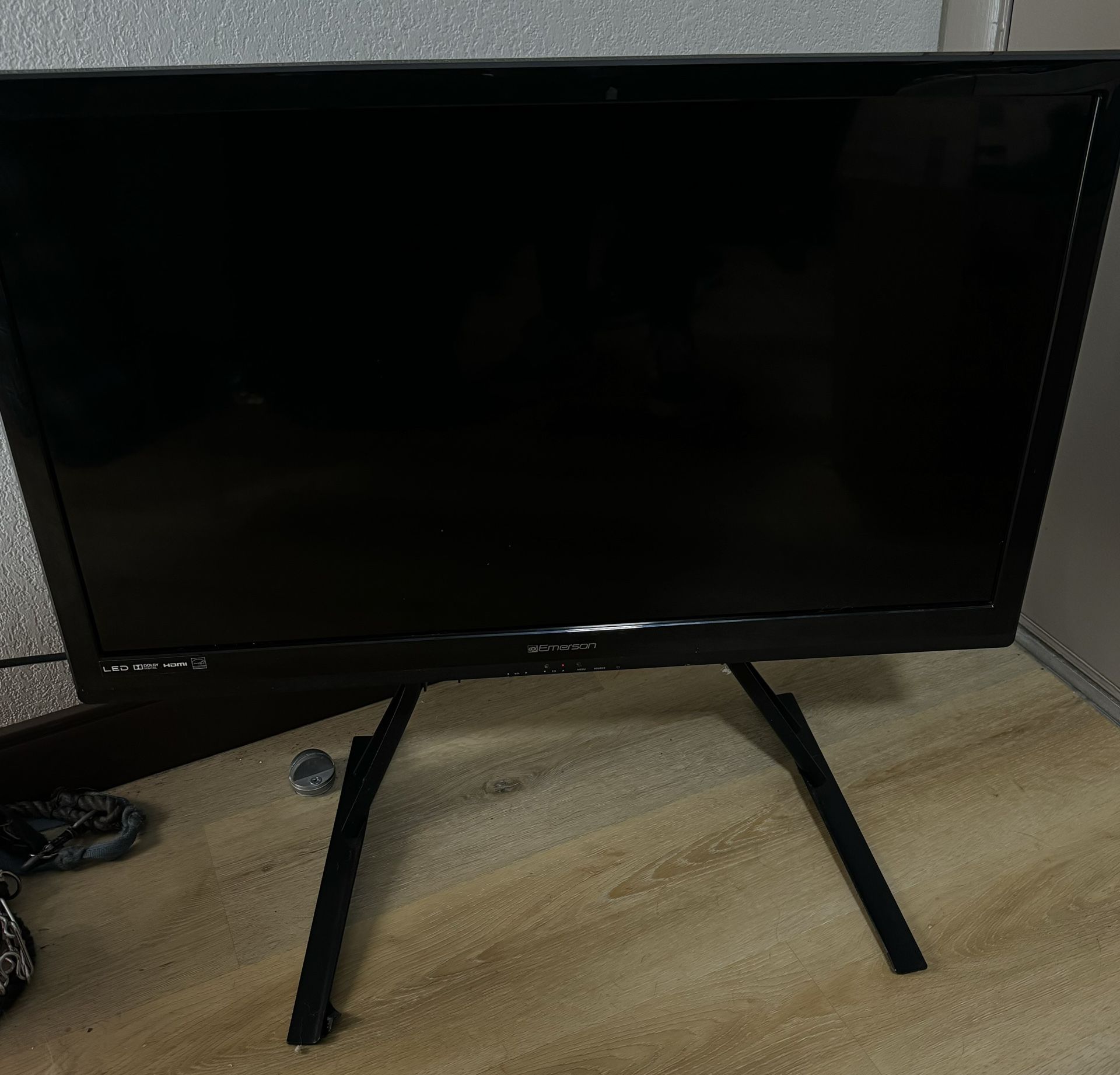 Emerson 32” TV