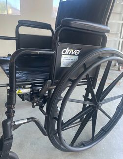 Drive Medical Silver Sport II Wheelchair
