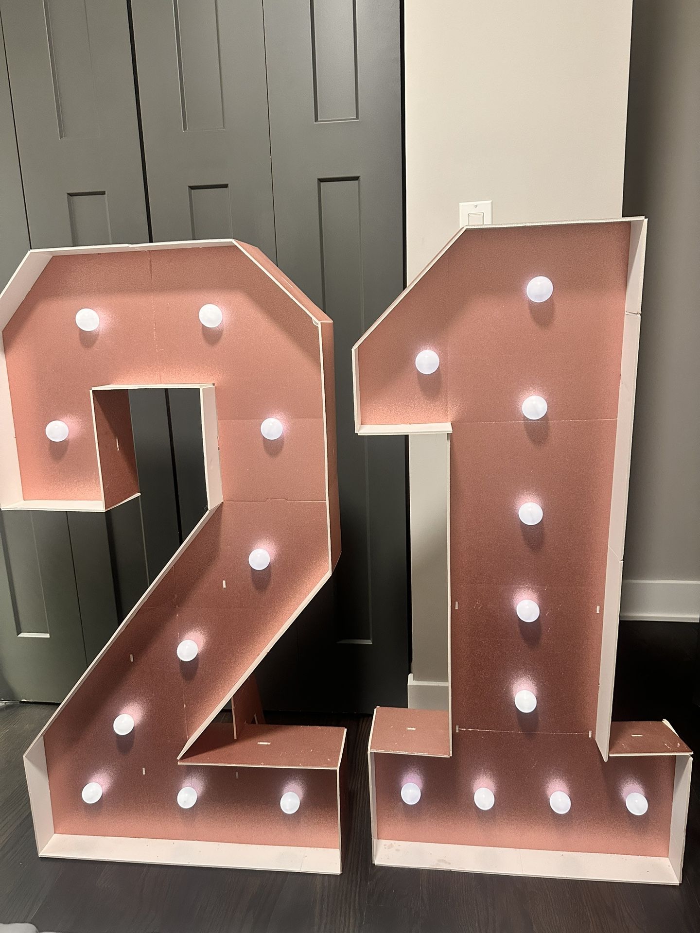 Numbers 12 or 21 in rose gold