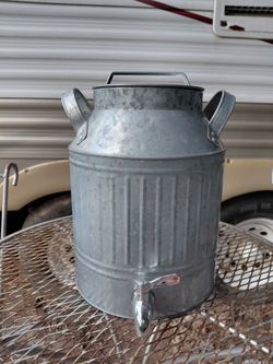 Metal Beverage Container with pouring spout