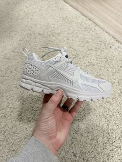 Nike Vomero 5 Grey