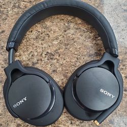 Sony Headphones MDR 1AM2