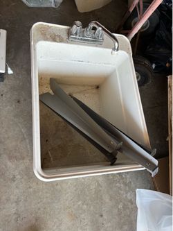 Free utility sink