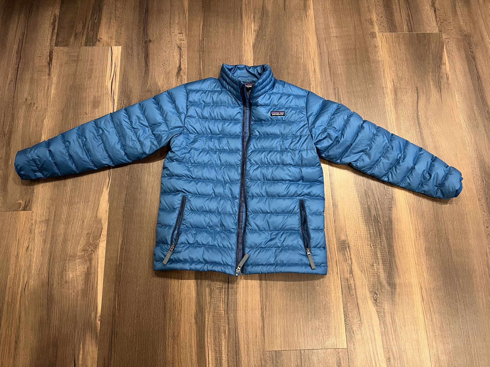 Patagonia Boys Down Sweater (youth XL) new condition