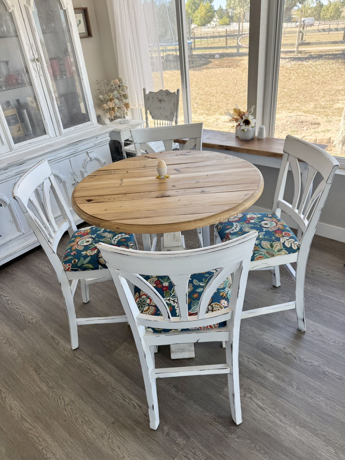 Kitchen Table And 4 Chairs
